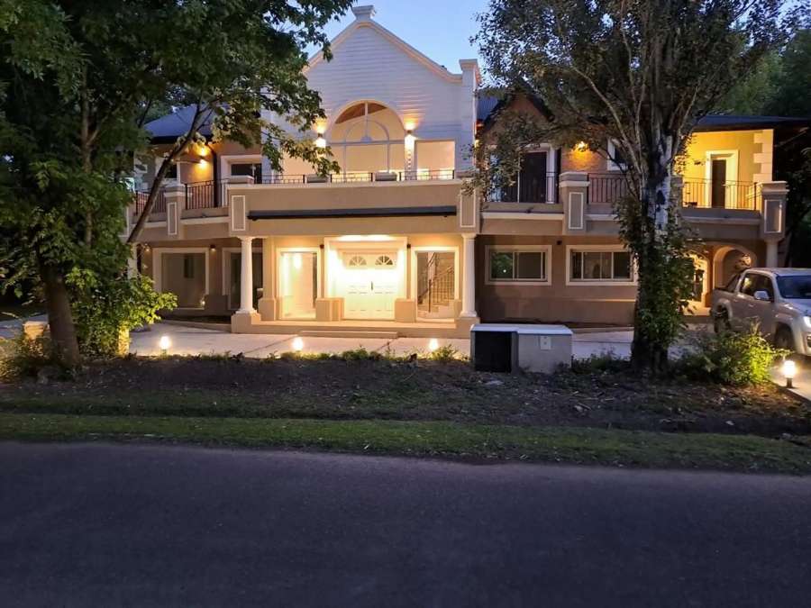 Hermosa Casa En Sausolito!! - Casa en Venta en Pilar con 4 dorm., 6 amb. y 1.900 m2 totales - imagen 13