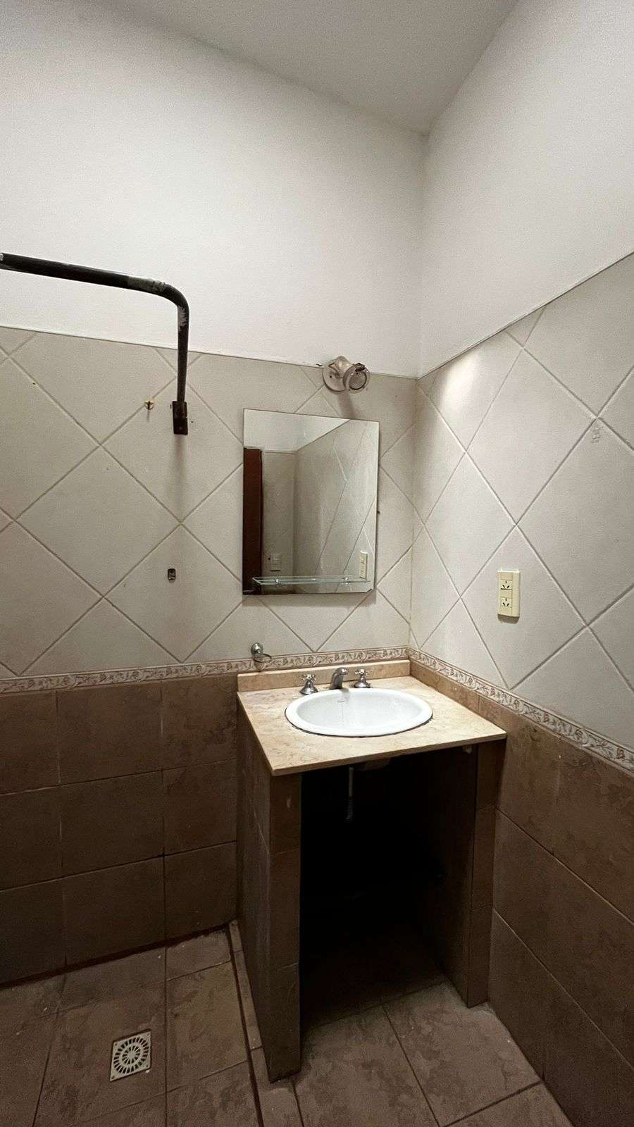 Vendo Propiedad En Sector Sur - Casa en Venta en Río Cuarto con 2 dorm., 107 m2 cubiertos y 255 m2 totales - imagen 3