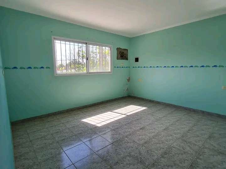 Vendo! Casa Amplia De Dos Plantas, En Santo Tome - Casa en Venta en Santo Tome con 3 dorm., 6 amb., 180 m2 cubiertos y 200 m2 totales - imagen 7