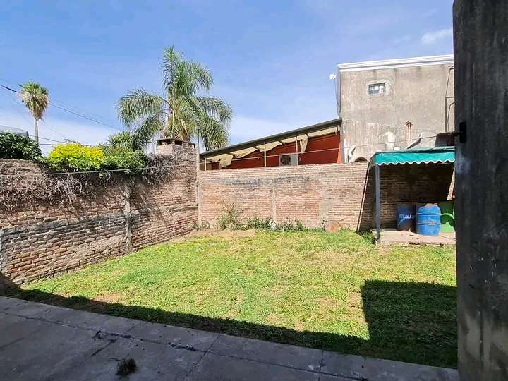 Vendo! Casa Amplia De Dos Plantas, En Santo Tome - Casa en Venta en Santo Tome con 3 dorm., 6 amb., 180 m2 cubiertos y 200 m2 totales - imagen 11