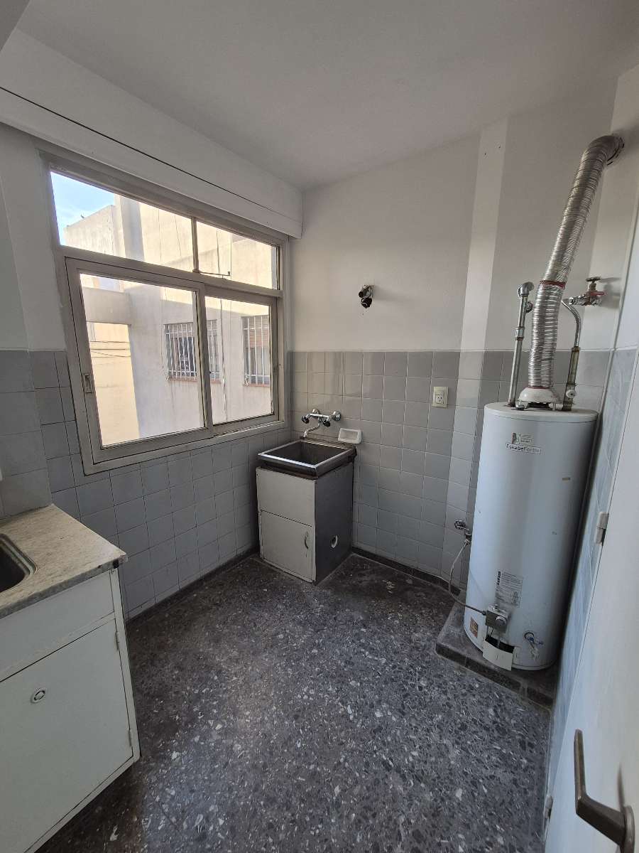 Dueo Vende-hermoso Departamento A Metros De Peatonal Sarmiento, Pleno Centro De Mendoza. - Departamento en Venta en Mendoza con 2 dorm., 3 amb. y 80 m2 cubiertos - imagen 11