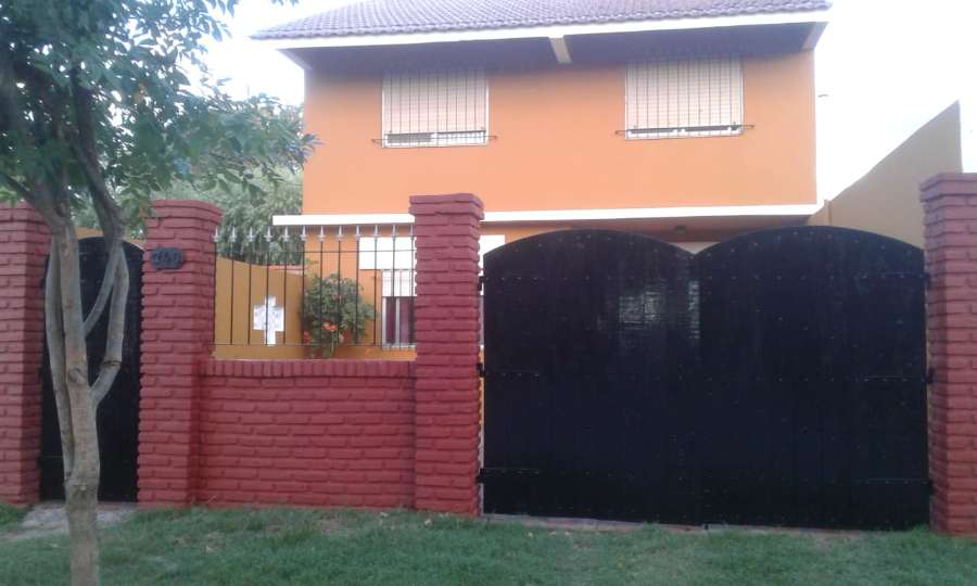 Casa única en Santa Teresita en Venta · dueño directo · 3 dorm · 2 cocheras · 100 m² de lote - Imagen 1