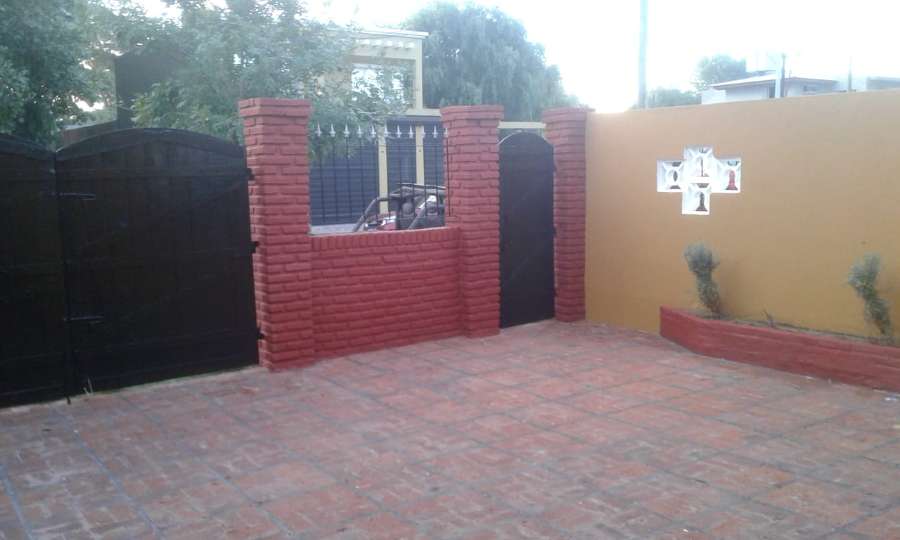 Excelente Casa En Dos Plantas - Casa en Venta en Santa Teresita con 3 dorm., 5 amb., 100 m2 cubiertos y 100 m2 totales - imagen 3