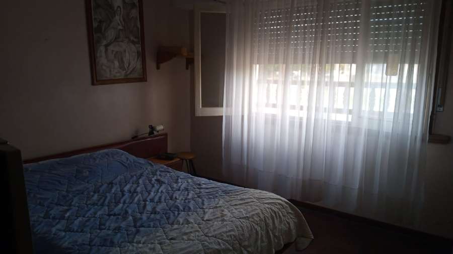 Casa 3 terrenos Pueblo Nuevo Olavarría 4dorm 2baño - Imagen 5