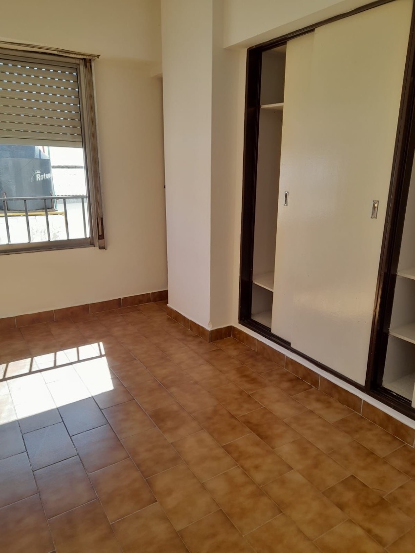 Cochera en venta en Neuquén, a metros de Av. Argentina - Imagen 5