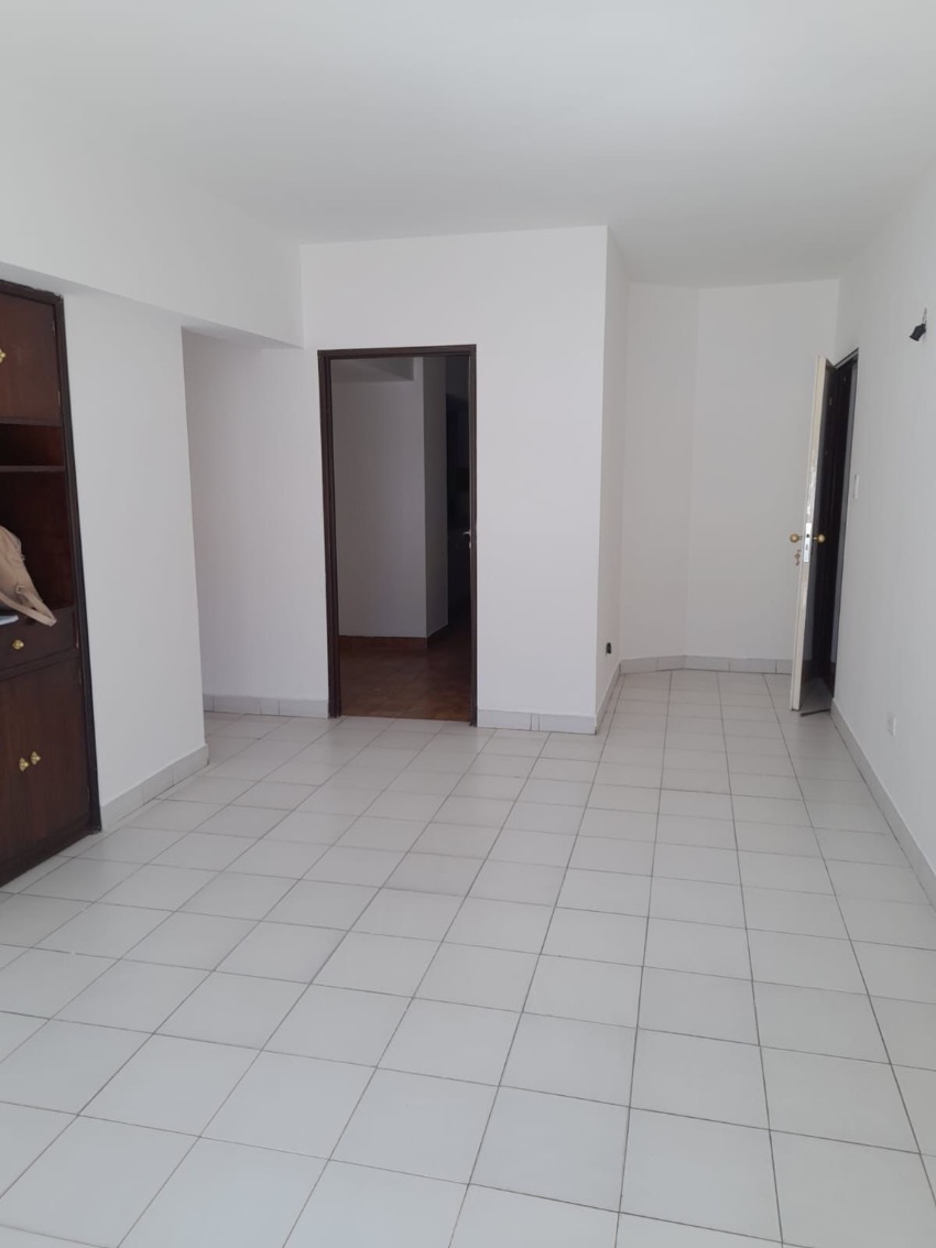 Cochera en venta en Neuquén, a metros de Av. Argentina - Imagen 1