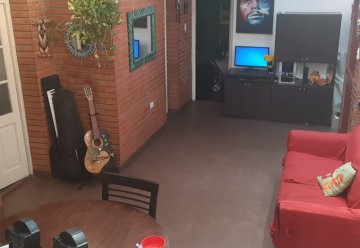 albarellos 2700, Villa Pueyrredón
