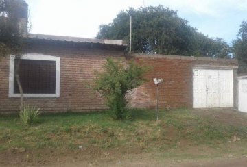 Casa en Venta en Bahía Blanca con 1 dorm y 246 m² de lote - Imagen 2