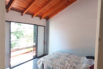 Casa disponible en Banfield · barrio privado · dueño directo · 2 dorm · 2 cocheras - Imagen 2
