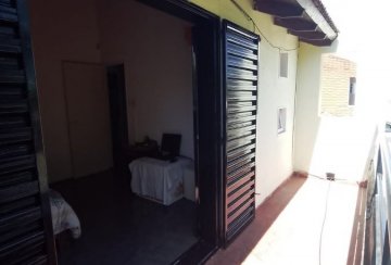 Casa disponible en Banfield · barrio privado · dueño directo · 2 dorm · 2 cocheras - Imagen 3