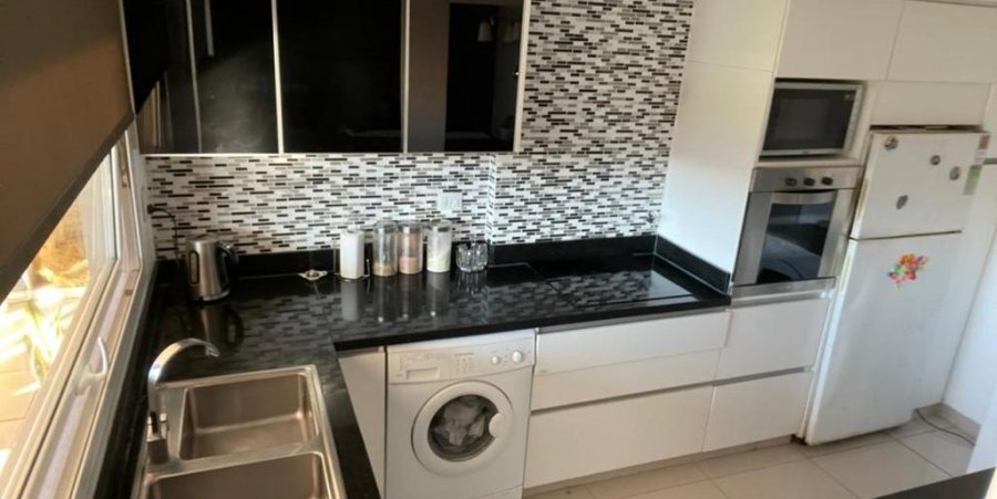 Casa en Venta en Córdoba con 3 dorm., 240 m2 cubiertos y 340 m2 totales - imagen 1