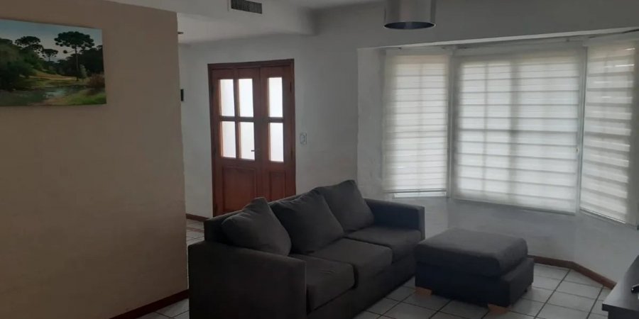 Casa en Venta en Esteban Echeverria con 3 dorm., 150 m2 cubiertos y 700 m2 totales - imagen 2