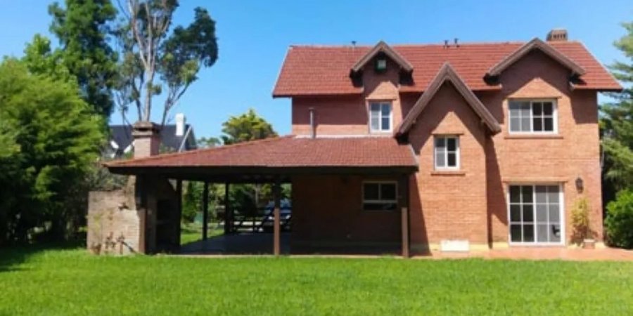 Casa en Venta en Esteban Echeverria con 3 dorm., 150 m2 cubiertos y 700 m2 totales - imagen 1