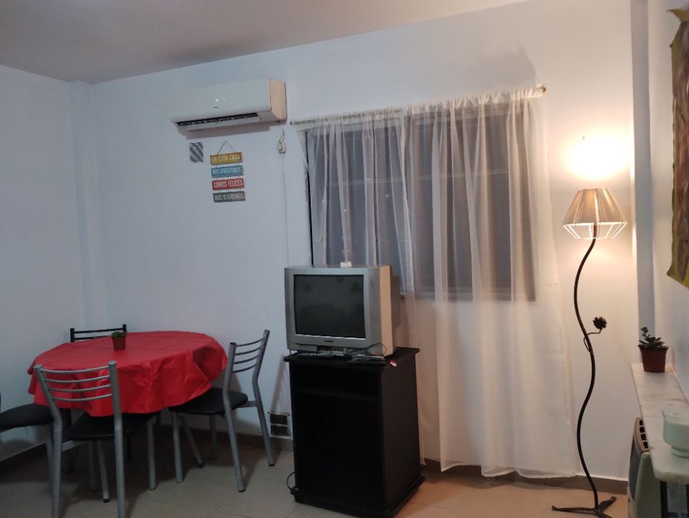 Departamento amueblado frente al Hospital Italiano - Imagen 2