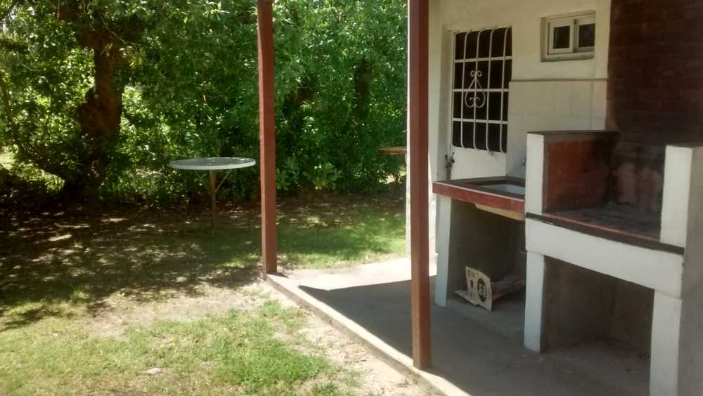 Atencion!! Mar Chiquita: Oferta Para 4 Personas - Casa en Temporario en Santa Clara Del Mar con 2 dorm., 3 amb., 70 m2 cubiertos y 230 m2 totales - imagen 7
