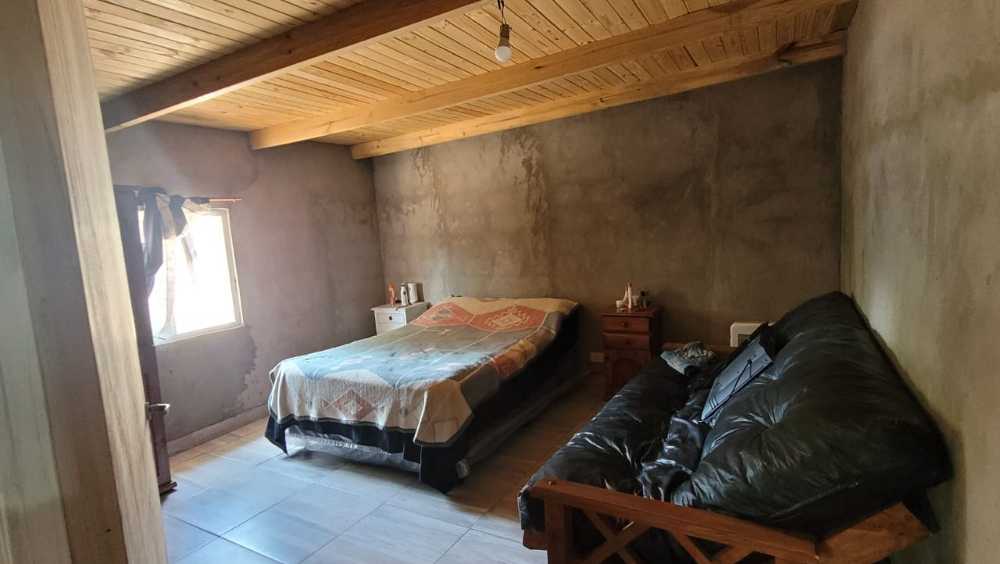 Casa disponible en Villa de Mayo · dueño directo · 2 dorm · 2 cocheras · 300 m² de lote - Imagen 2