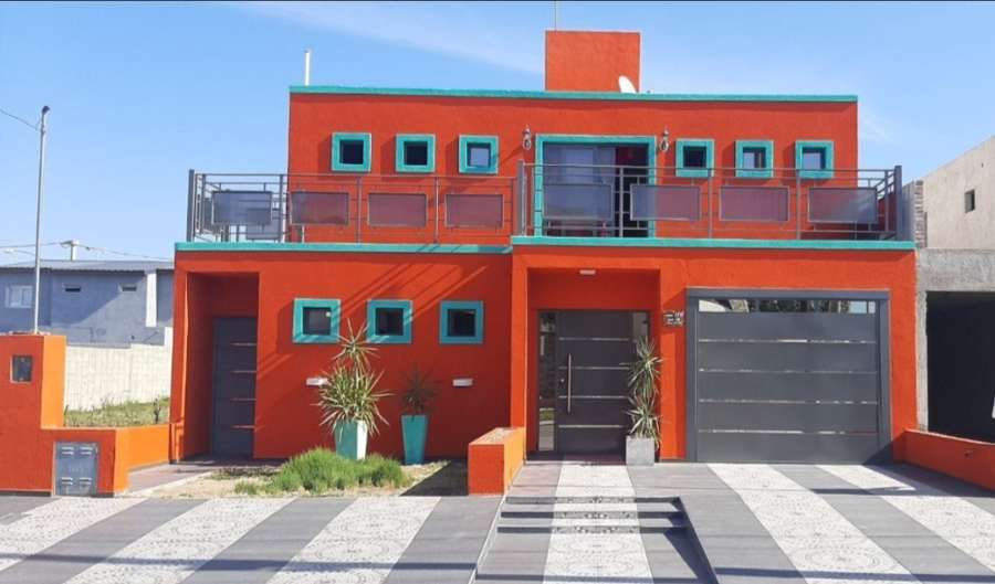 Casa en Córdoba: en Venta · barrio con seguridad · dueño directo · 3 dorm · cochera - Imagen 1