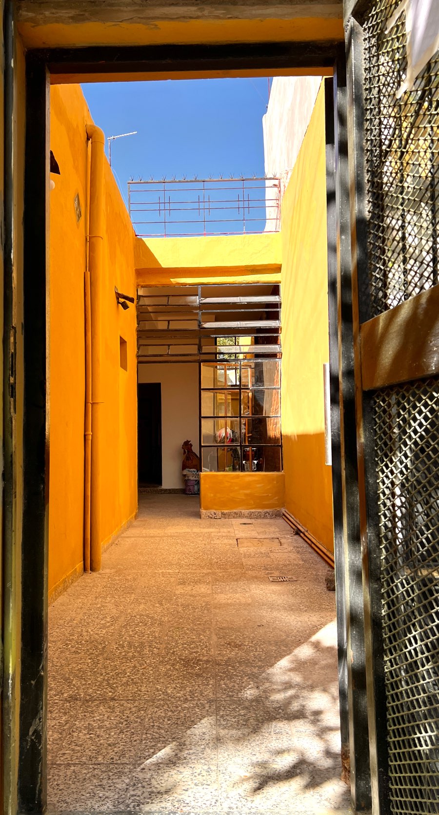 En Avellaneda, Casa en Alquiler · dueño directo · 3 dorm · 5 ambientes · 75 m² de lote - Imagen 3