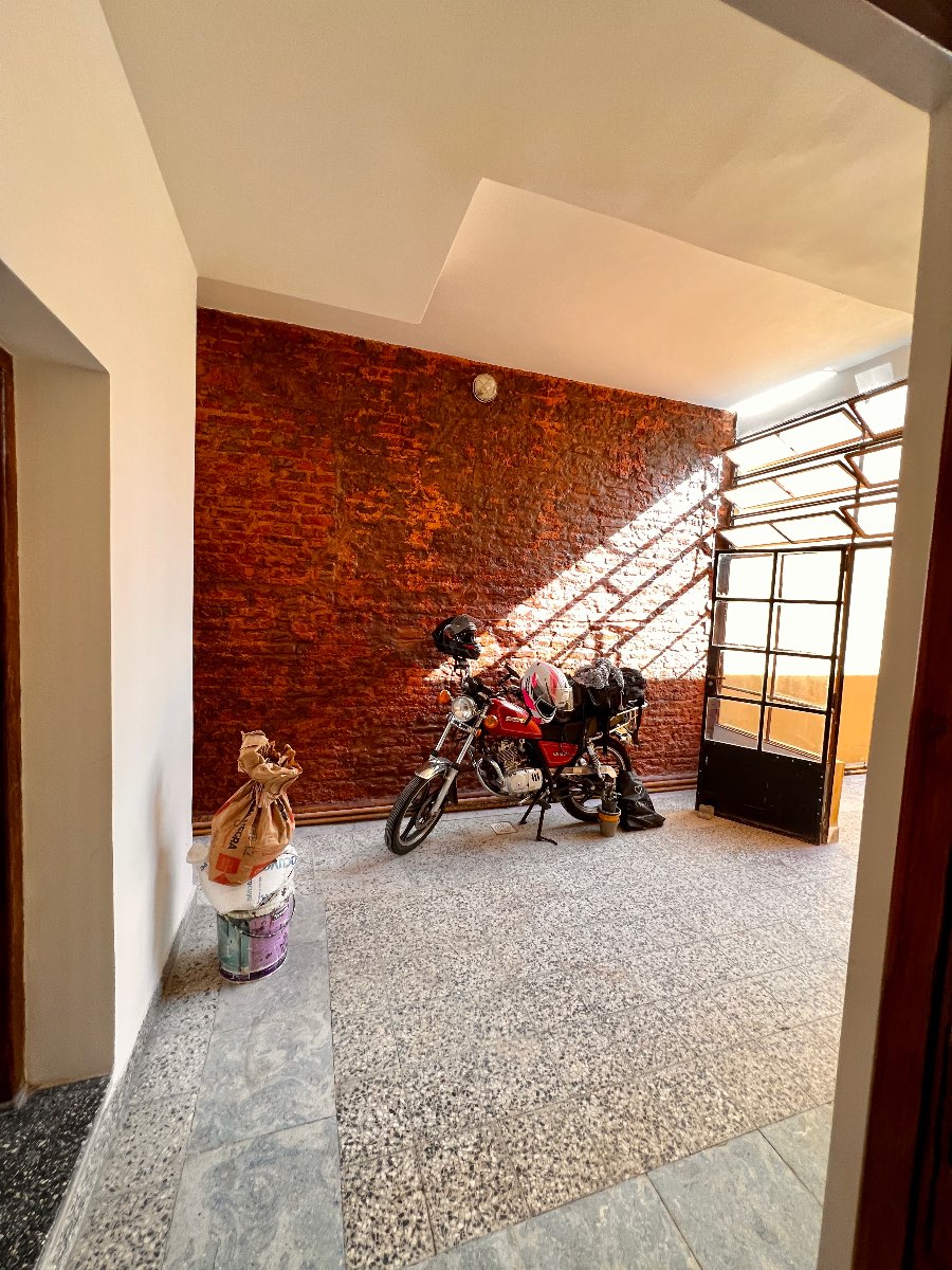 En Avellaneda, Casa en Alquiler · dueño directo · 3 dorm · 5 ambientes · 75 m² de lote - Imagen 2