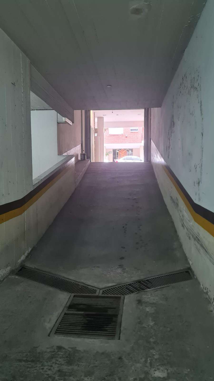 VENTA COCHERA FIJA MACROCENTRO - Imagen 3