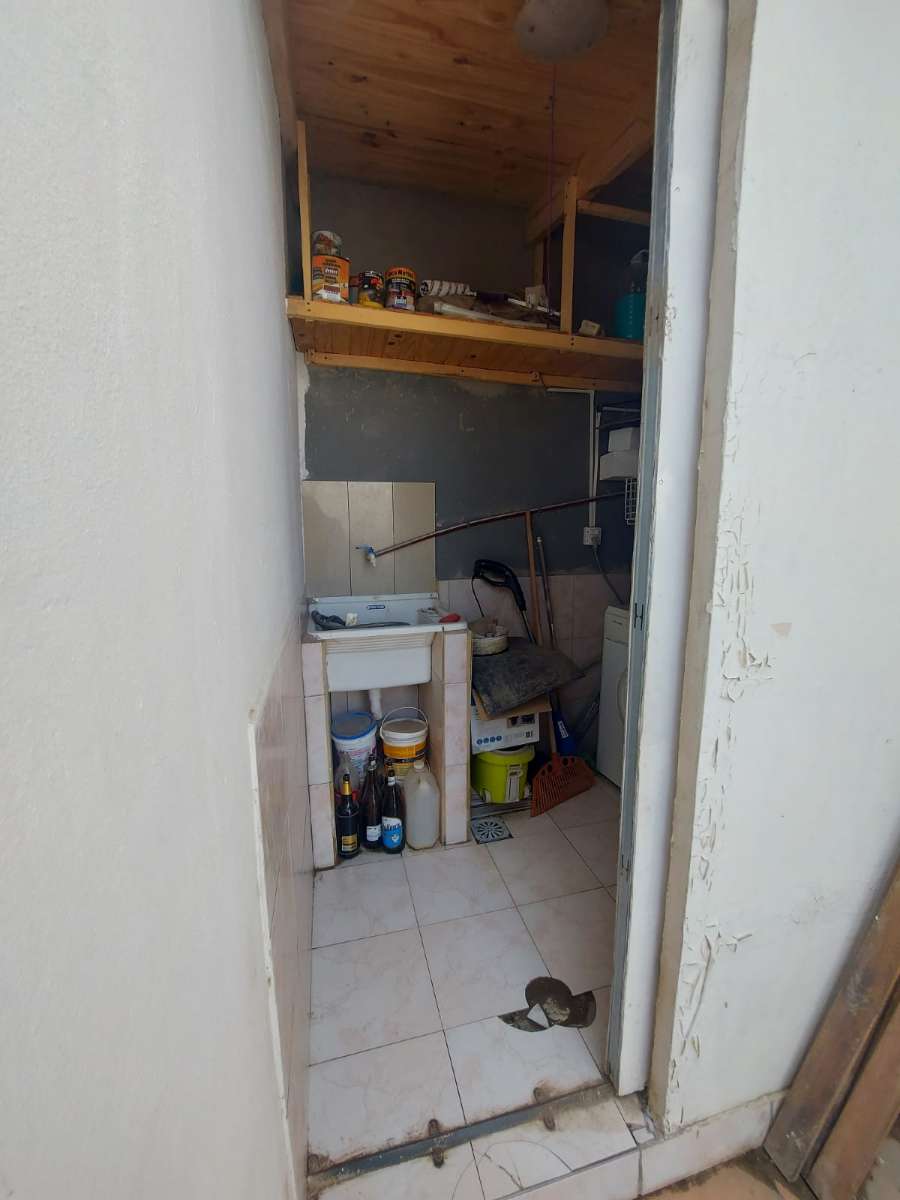 Propiedad De Dos Plantas, Con Escritura, Ubicada En Barrio Norte De La Ciudad De Plottier. - Casa en Venta en Plottier con 2 dorm., 6 amb., 92 m2 cubiertos y 100 m2 totales - imagen 10