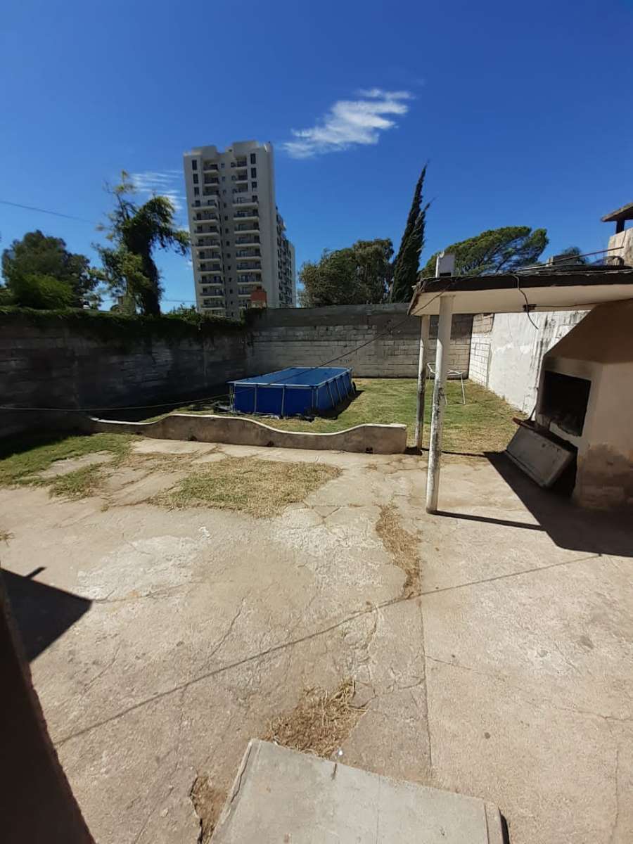 Tu próxima Casa en Venta en Río Cuarto · dueño directo · 3 dorm · cochera · 311 m² de lote - Imagen 1