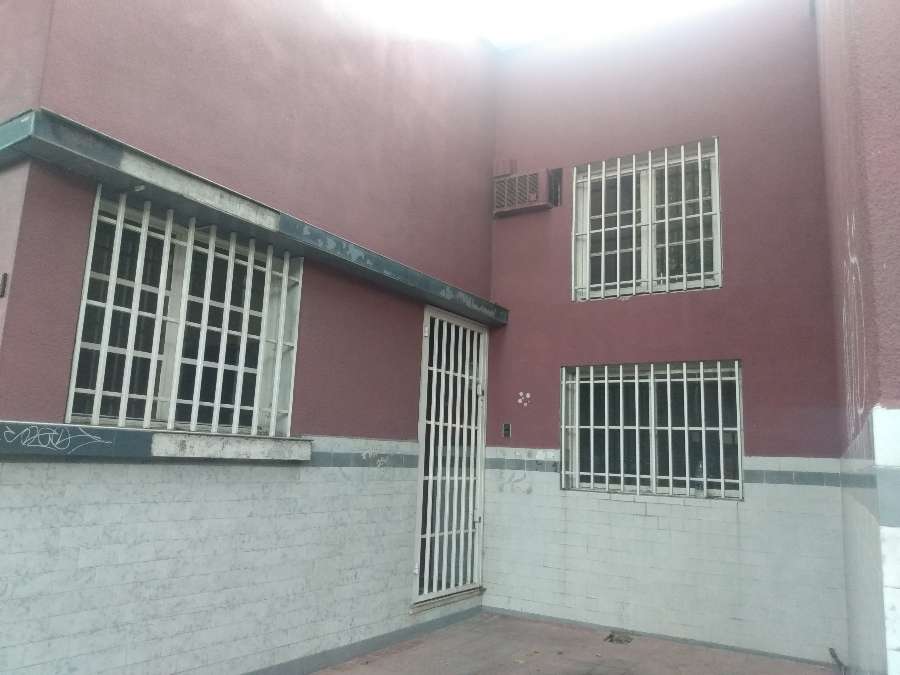 Local Comercial Y Vivienda Calle Peru 1214 Y 1222 De Ciudad Capital De Mendoza - Oficina en Venta en Mendoza con 348.073 m2 cubiertos - imagen 6