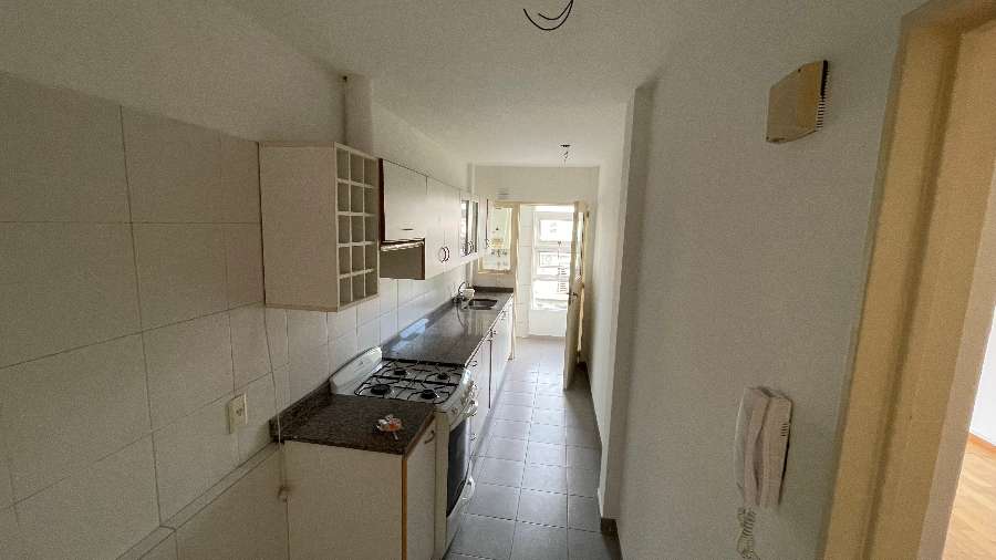 Local disponible en San Isidro · dueño directo · 2 dorm · cochera · 69 m² de lote - Imagen 2