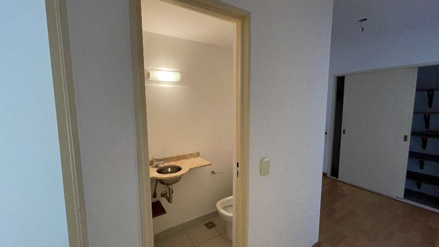 Local disponible en San Isidro · dueño directo · 2 dorm · cochera · 69 m² de lote - Imagen 3