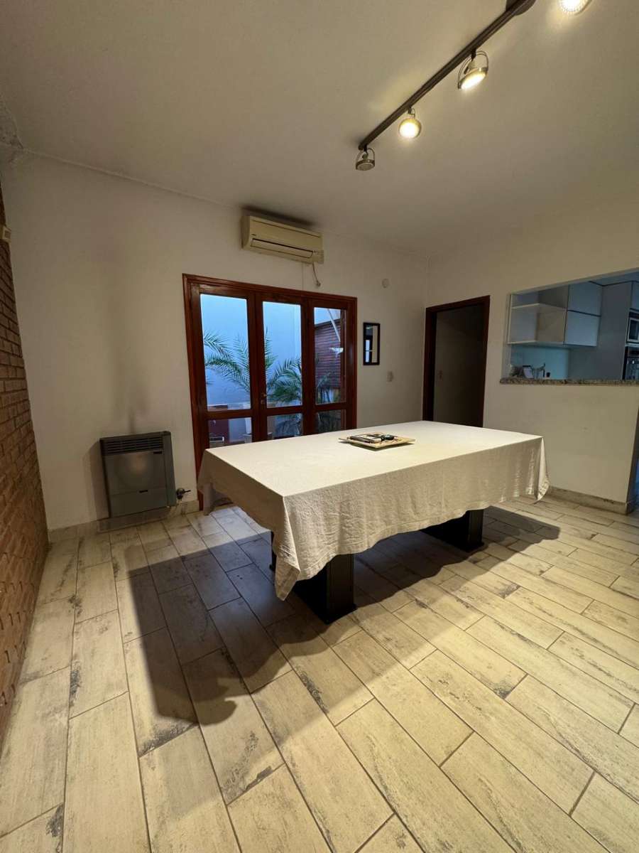 Imperdible Casa En Venta Macrocentro - Casa en Venta en Río Cuarto con 4 dorm., 421 m2 cubiertos y 600 m2 totales - imagen 6
