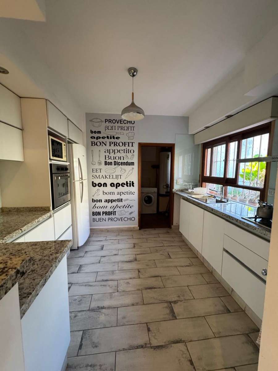 Imperdible Casa En Venta Macrocentro - Casa en Venta en Río Cuarto con 4 dorm., 421 m2 cubiertos y 600 m2 totales - imagen 2