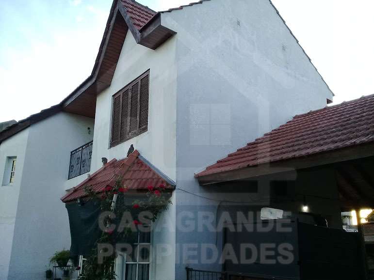 Dean funes 2698, Castelar