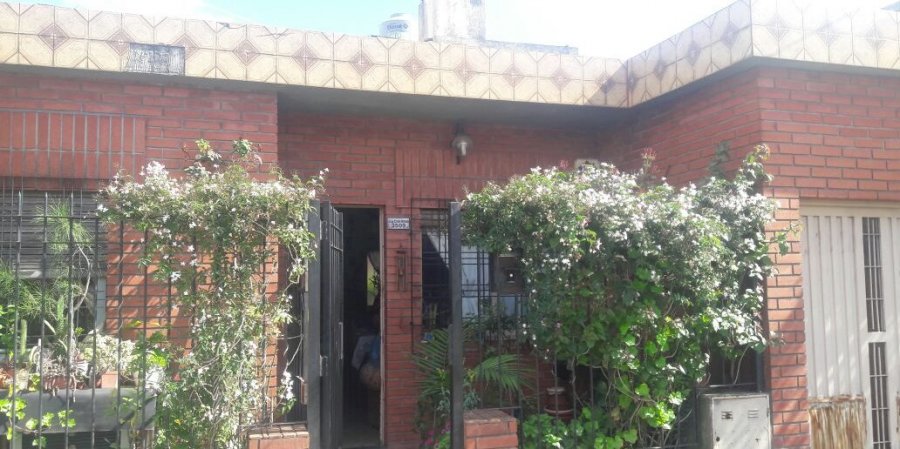 Casa en Venta en Hurlingham con 2 dorm. y 110 m2 totales - imagen 1