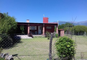Excelente Casa en San Miguel de Tucumán en Venta · dueño directo · 3 dorm · 3 cocheras · 1,23 m² de lote - Imagen 1