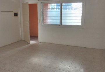 Oficina en Venta en Pilar con 1 ambientes y cochera - Imagen 4