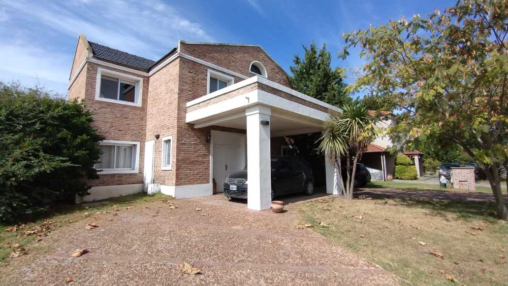Casa en Venta en Belen de Escobar · barrio privado · dueño directo · 4 o más dorm · 3 cocheras - Imagen 1