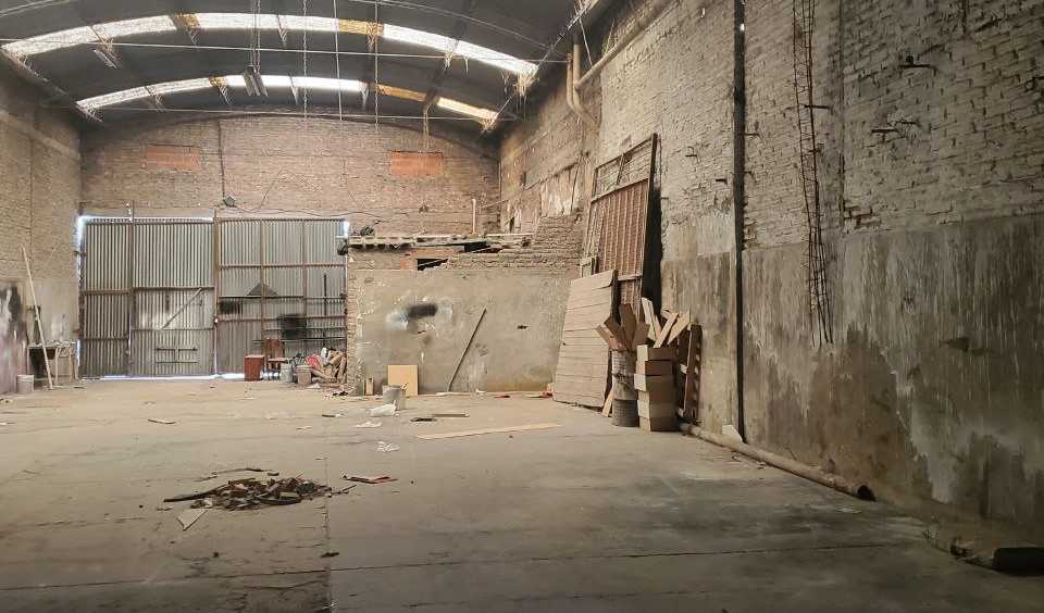 DUEÑO VENDE. GALPON/DEPOSITO LANUS - Imagen 1