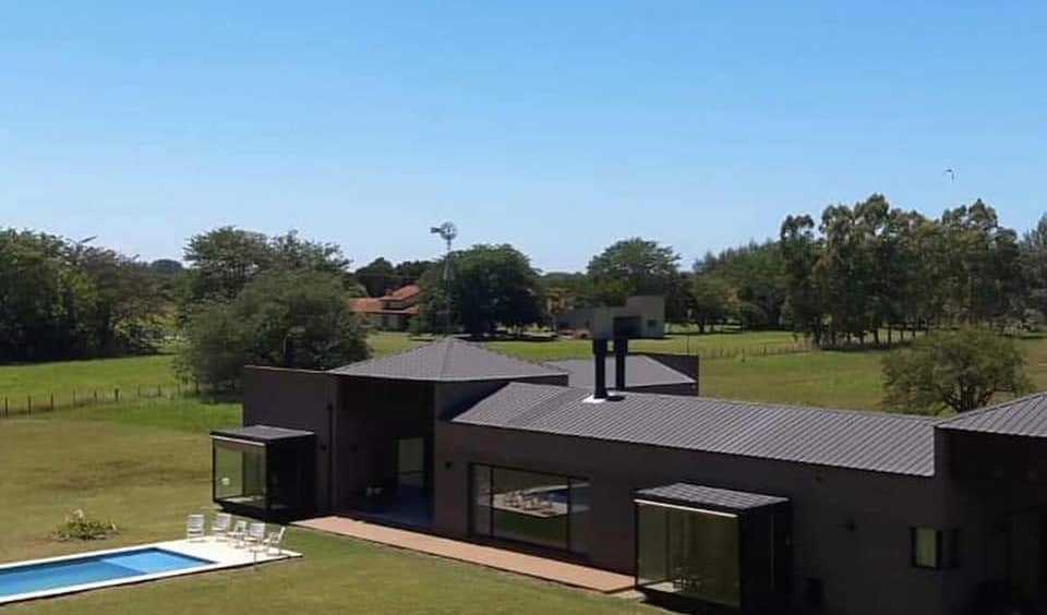 Casa en San Miguel del Monte: en Temporario · dueño directo · 4 o más dorm · cochera · 3 ha - Imagen 1