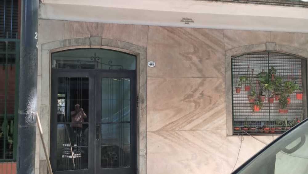 3 Amb En Almagro/boedo Con Dos Patios, Dos Dormitorios, AC Y Bajas Expensas, Listo Para reformar. - Imagen 1