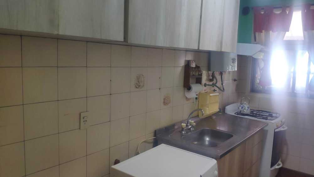 Departamento con balcón aterrazado y parrilla - Imagen 4