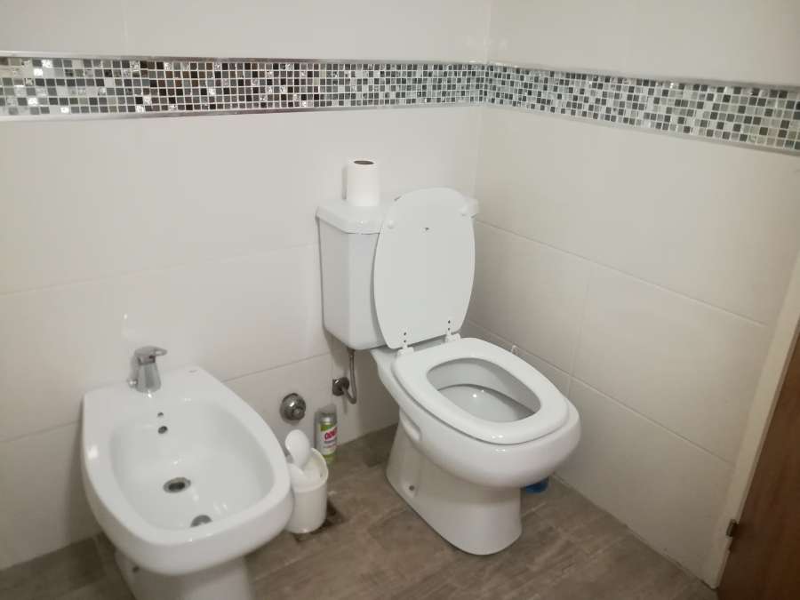 Particular Vende Casa En La Plata - Casa en Venta en La Plata con 2 dorm., 3 amb., 82 m2 cubiertos y 77 m2 totales - imagen 9
