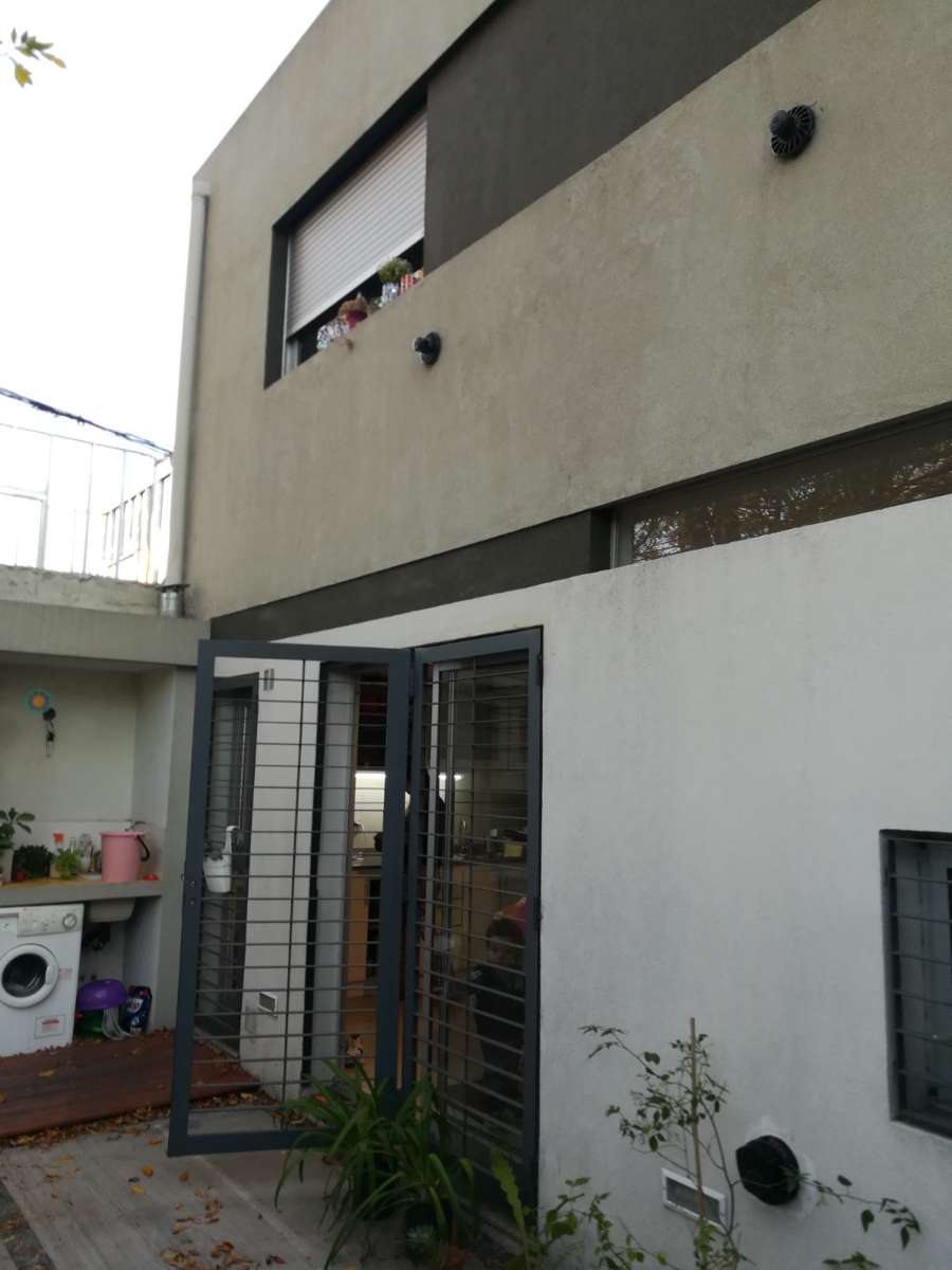 Particular Vende Casa En La Plata - Casa en Venta en La Plata con 2 dorm., 3 amb., 82 m2 cubiertos y 77 m2 totales - imagen 11