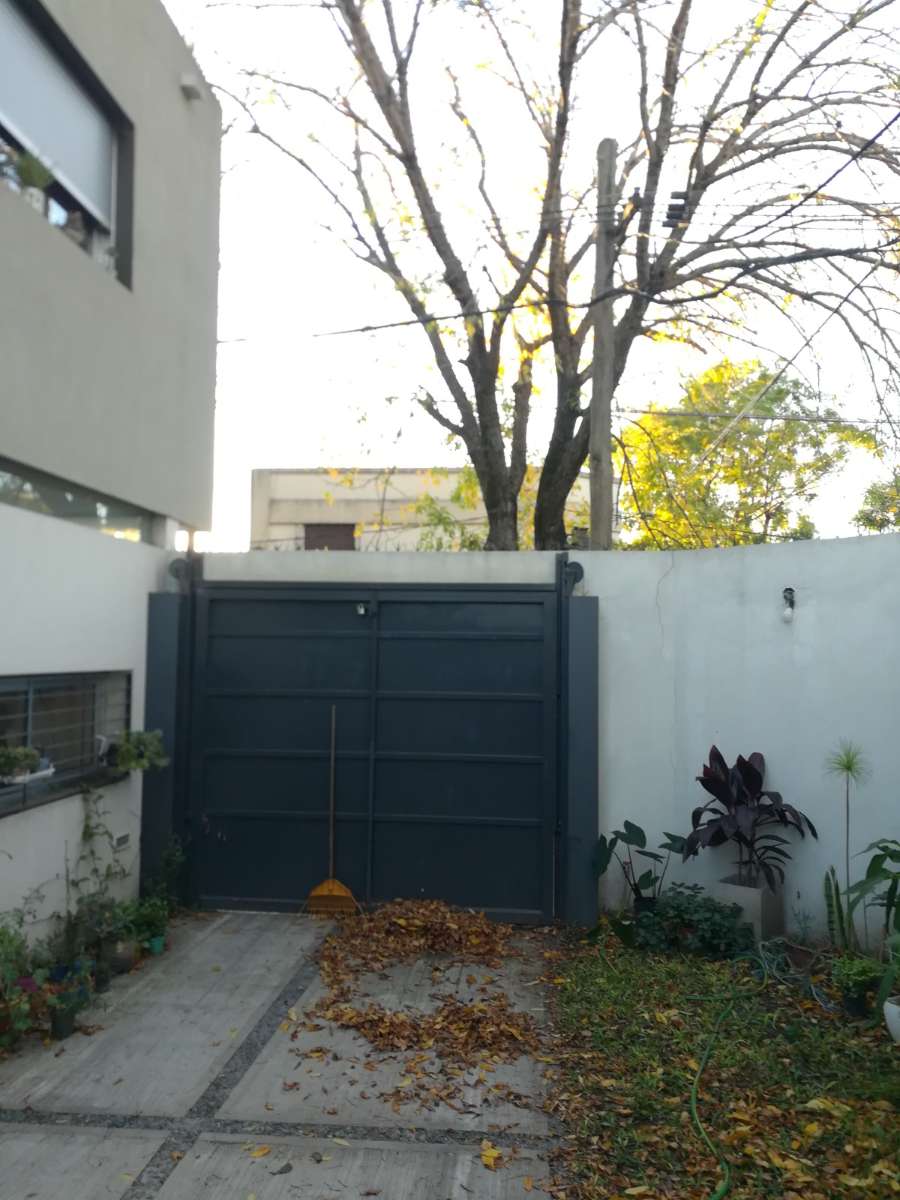 Particular Vende Casa En La Plata - Casa en Venta en La Plata con 2 dorm., 3 amb., 82 m2 cubiertos y 77 m2 totales - imagen 15