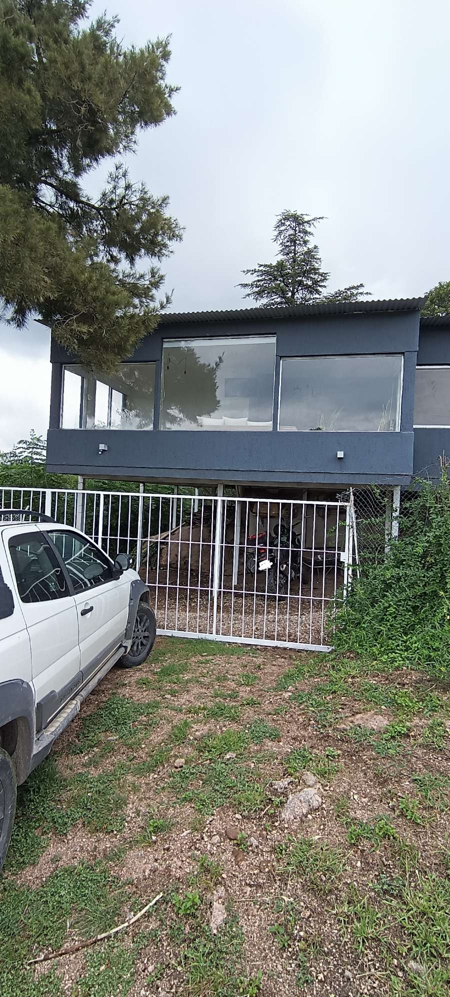 Excelente Casa en Villa Carlos Paz en Venta · dueño directo · 2 dorm · 2 cocheras · 917 m² de lote - Imagen 2