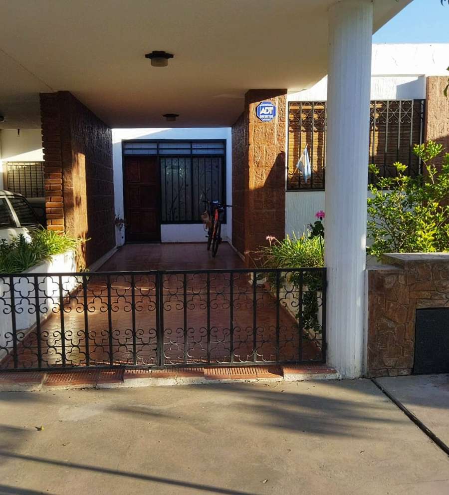 Venta de Casa en Excelente Barrio ubicado en el Corazon de la provincia - Imagen 1