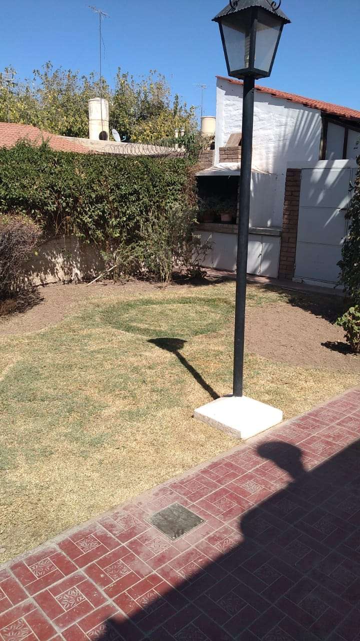Venta De Casa En Excelente Barrio Ubicado En El Corazon De La Provincia - Casa en Venta en San Juan con 3 dorm., 6 amb., 270 m2 cubiertos y 430 m2 totales - imagen 8