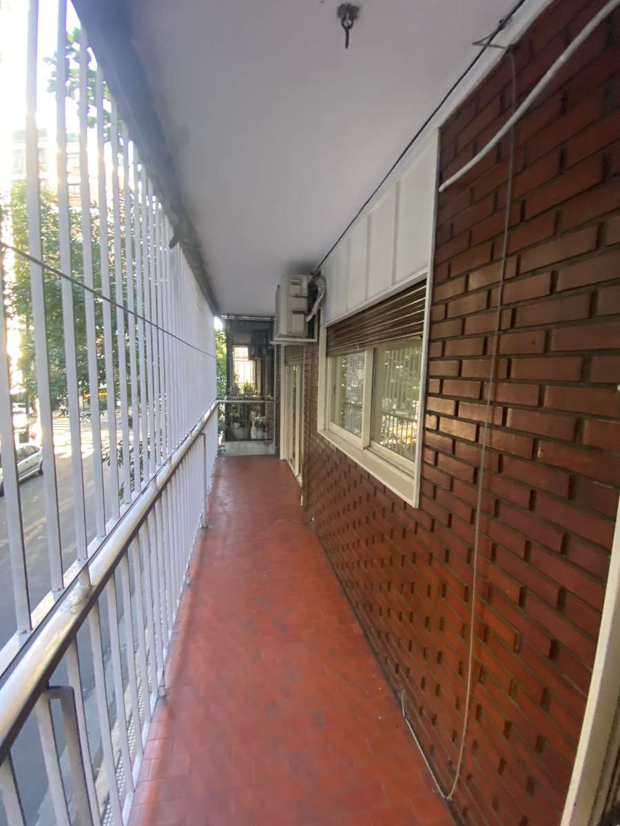 EXCELENTE DEPARTAMENTO ESPACIOSO EN RECOLETA - Imagen 1