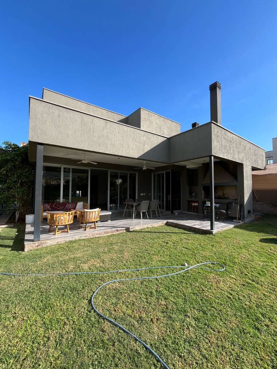 Dueo Vende Casa En El Barrio La Bastilla - Casa en Venta en El Challao con 3 dorm., 6 amb., 294 m2 cubiertos y 425 m2 totales - imagen 15