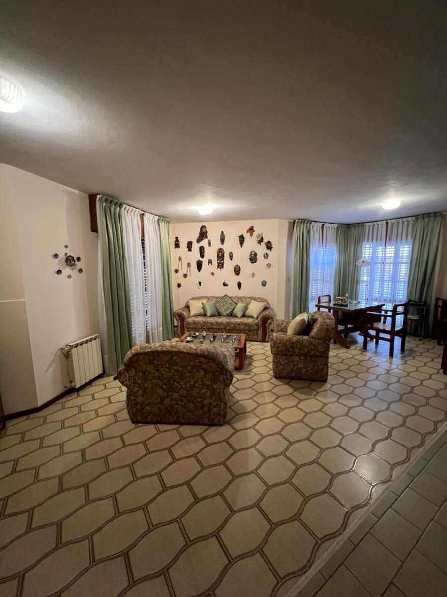 Vendo Casa En Barrio Atte - Casa en Venta en Río Cuarto con 3 dorm., 6 amb., 221 m2 cubiertos y 580 m2 totales - imagen 7