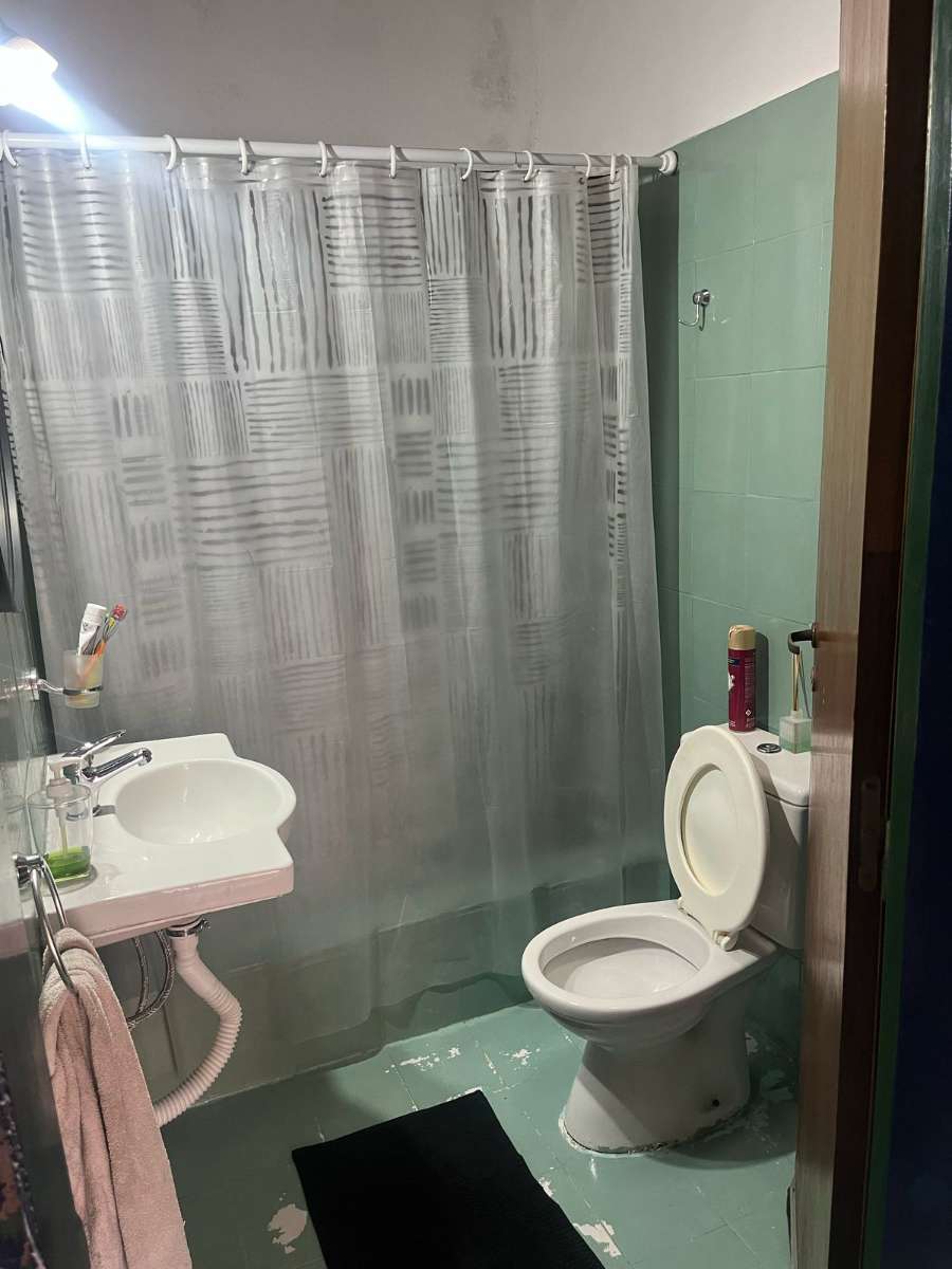Casa en Venta en Adrogue · dueño directo · 2 dorm · 4 ambientes · cochera - Imagen 2